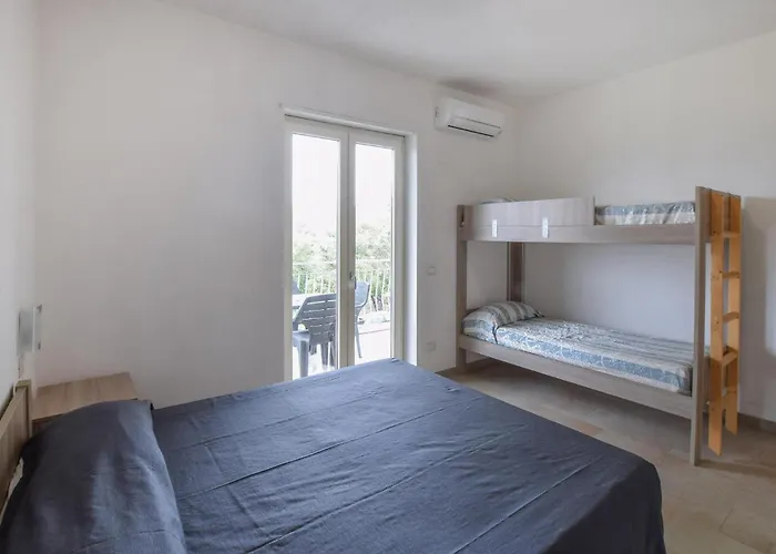 公寓 1 Bedroom Lovely In